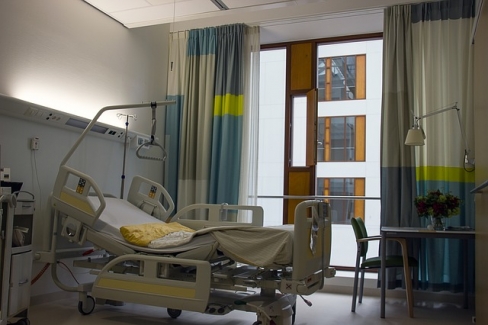 46 pansionāta iemītnieki Spānijā miru&scaron;i pēc COVID-19 vakcīnas