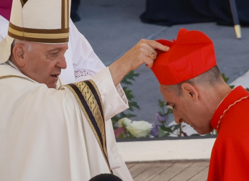 Viendzimuma pāru svētī&scaron;anai nav pamatojuma katoliskajā Tradīcijā