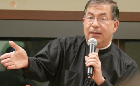 Pro-life priesteris Frenks Pavone smagos pārbaudījumos