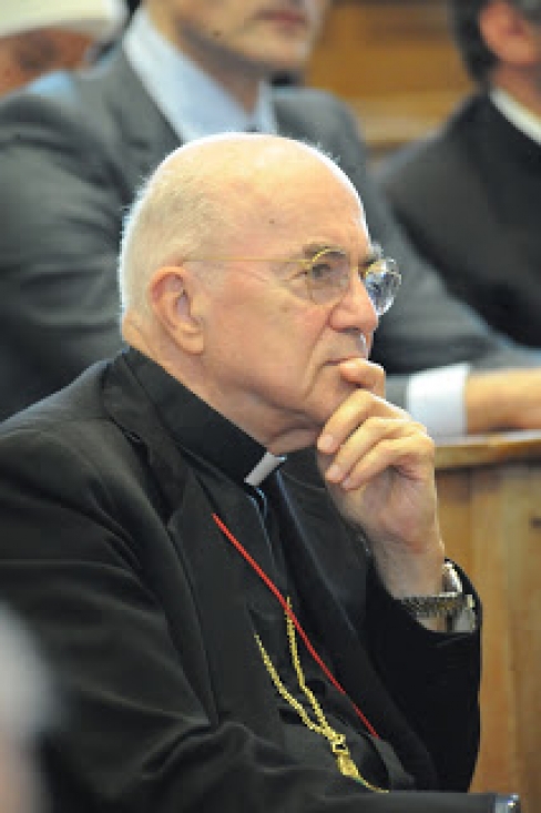 Vigano: Ko darīt katoļiem ticības juku laikos?